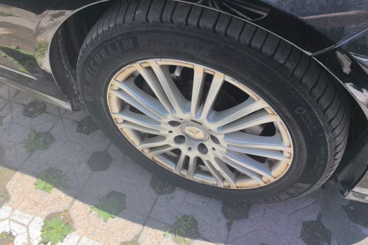 Used Mercedes-Benz E-Class 2012 E 300 L Elegant Model Right Front Wheel Hub
