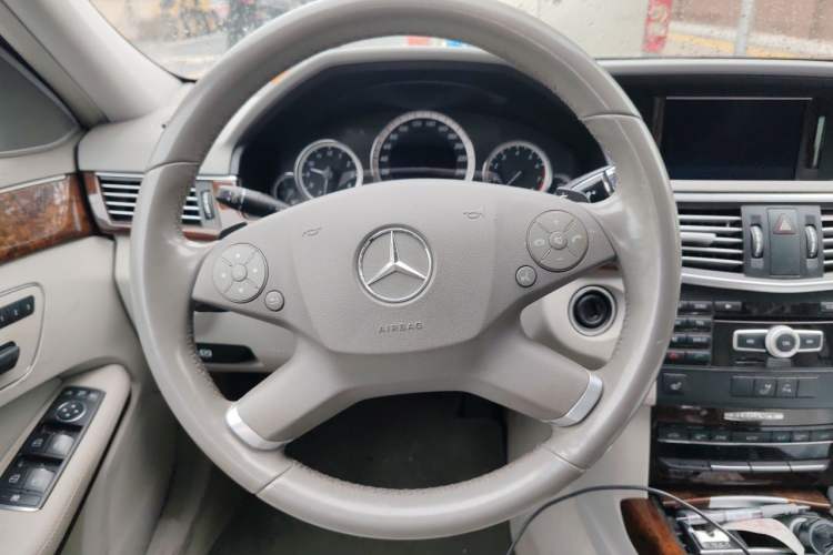 Used Mercedes-Benz E-Class 2012 E 300 L Elegant Model Steering Wheel