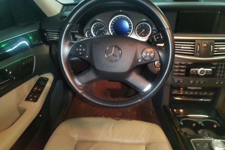 Used Mercedes-Benz E-Class 2012 E 300 L Fashion Model Steering Wheel