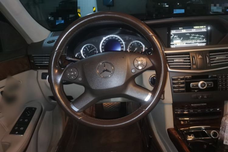 Used Mercedes-Benz E-Class 2012 E 200 L CGI Elegant Model Steering Wheel