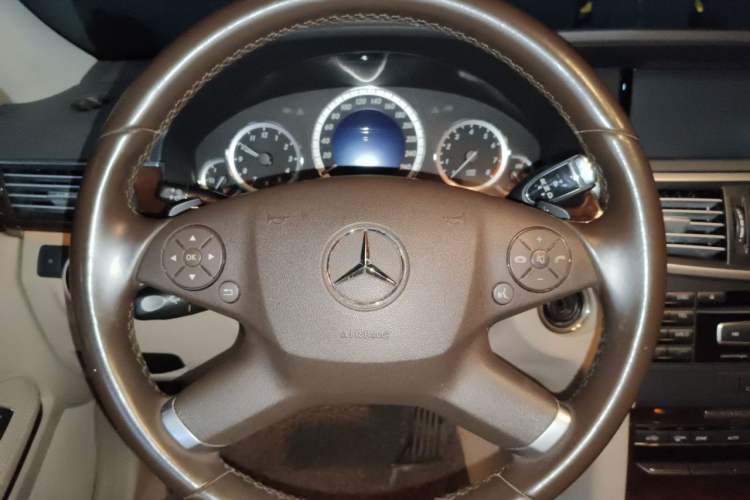 Used Mercedes-Benz E-Class 2012 E 200 L CGI Elegant Model Steering Wheel