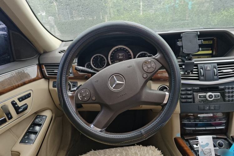 Used Mercedes-Benz E-Class 2012 E 200 L CGI Elegant Model Steering Wheel