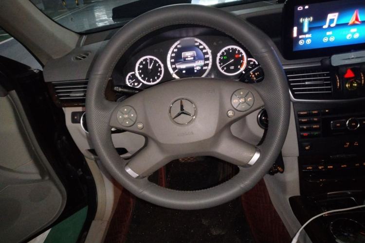Used Mercedes-Benz E-Class 2012 E 300 L Elegant Model Steering Wheel