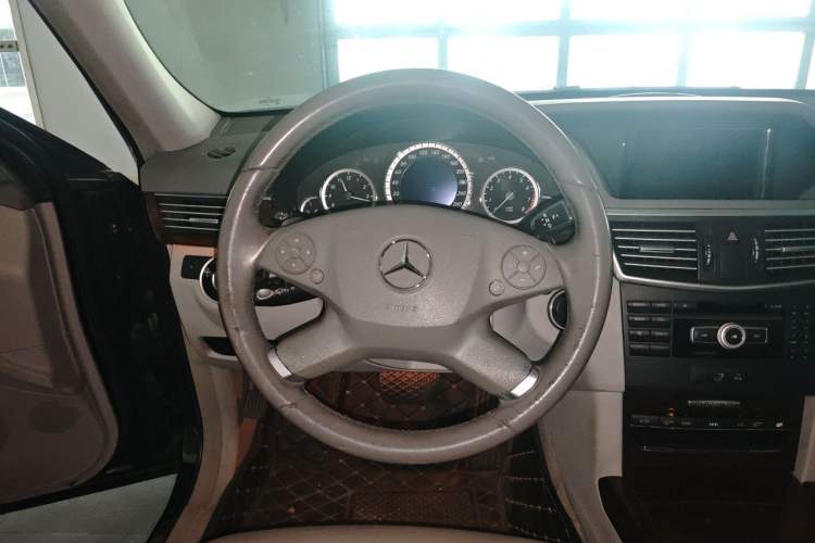 Used Mercedes-Benz E-Class 2012 E 200 L CGI Elegant Model Steering Wheel