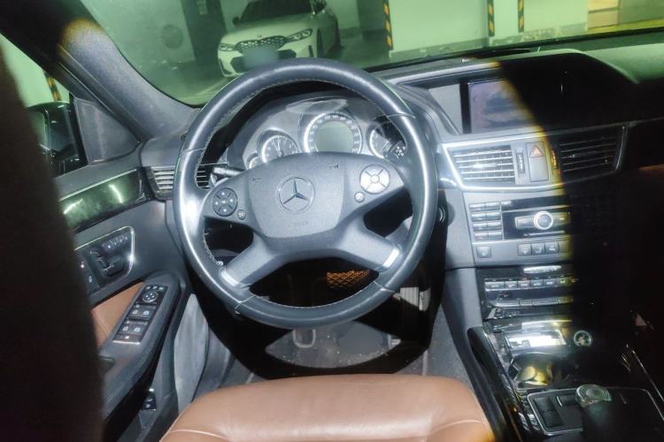 Used Mercedes-Benz E-Class 2012 E 300 L Fashion Model Steering Wheel