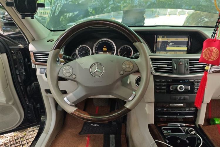 Used Mercedes-Benz E-Class 2012 E 200 L CGI Elegant Model Steering Wheel