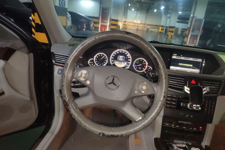 Used Mercedes-Benz E-Class 2012 E 200 L CGI Elegant Model Steering Wheel