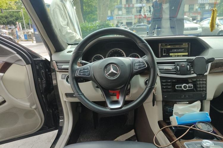 Used Mercedes-Benz E-Class 2012 E 300 L Elegant Model Steering Wheel