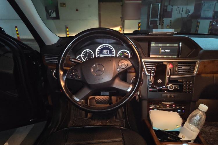 Used Mercedes-Benz E-Class 2012 E 200 L CGI Elegant Model Steering Wheel