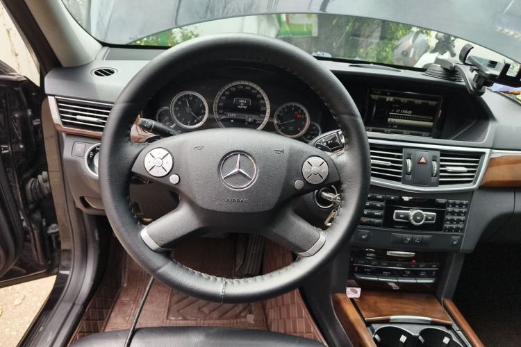 Used Mercedes-Benz E-Class 2012 E 300 L Elegant Model Steering Wheel