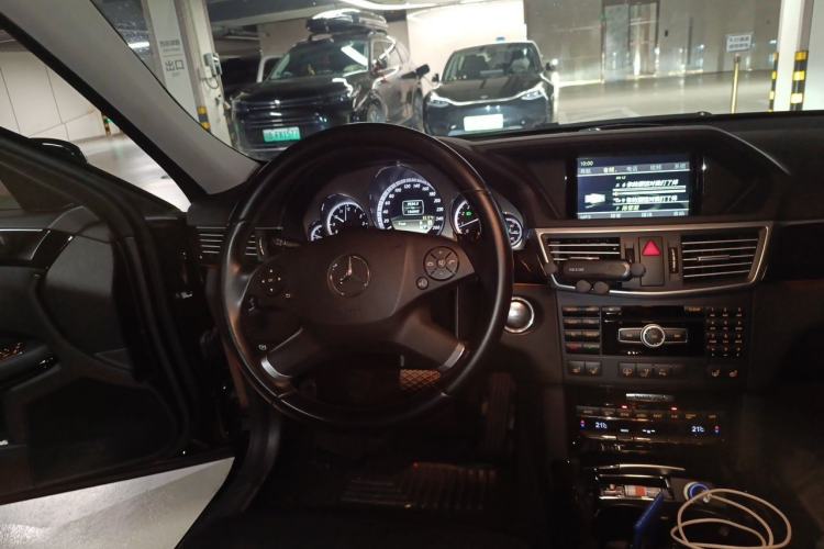 Used Mercedes-Benz E-Class 2012 E 300 L Stylish Luxury Model Steering Wheel