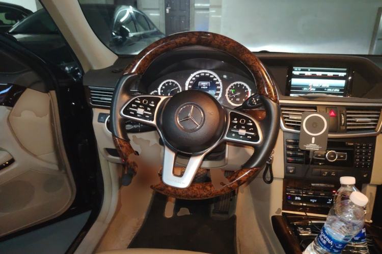 Used Mercedes-Benz E-Class 2012 E 300 L Elegant Model Steering Wheel