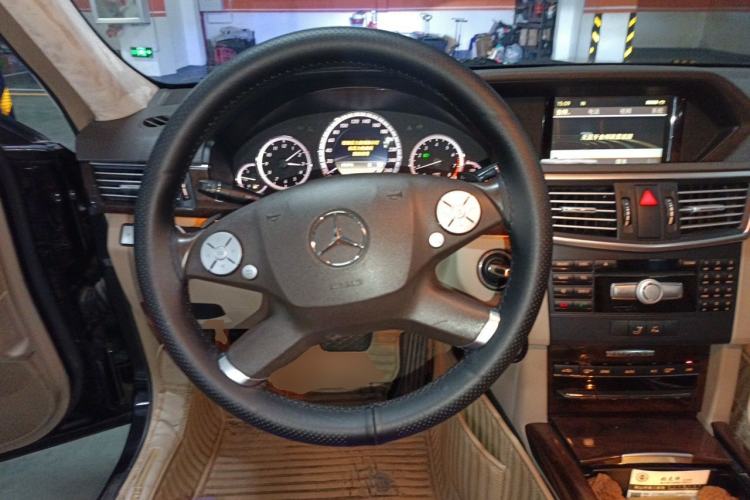 Used Mercedes-Benz E-Class 2012 E 200 L CGI Elegant Model Steering Wheel