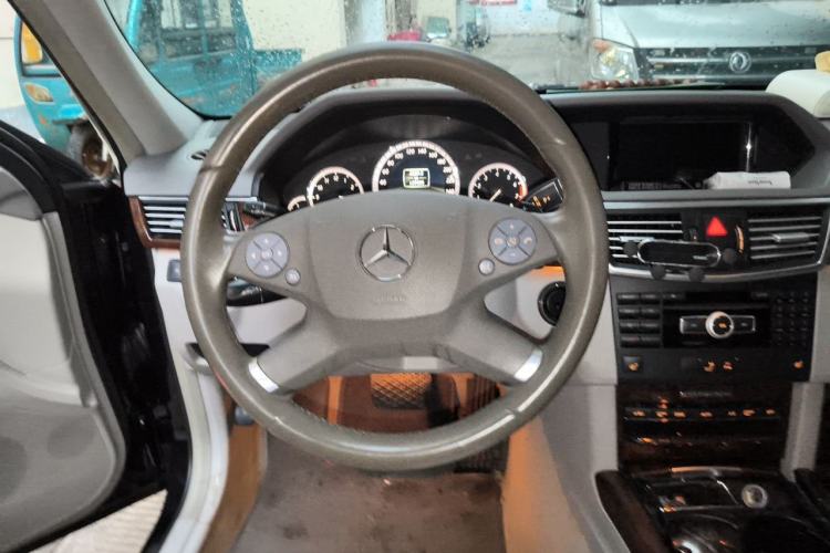 Used Mercedes-Benz E-Class 2012 E 300 L Elegant Model Steering Wheel