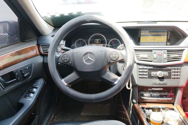Used Mercedes-Benz E-Class 2012 E 200 L CGI Elegant Model Steering Wheel