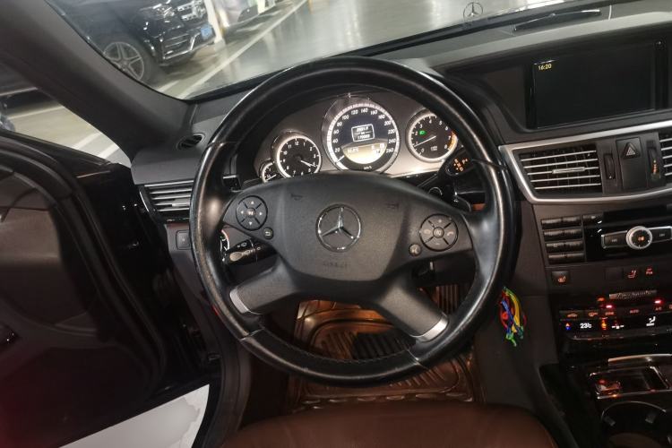 Used Mercedes-Benz E-Class 2012 E 260 L CGI Fashion Model Steering Wheel