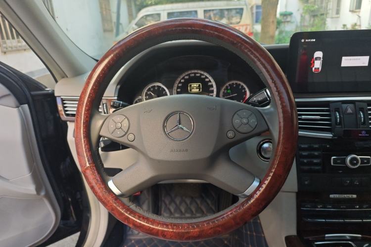 Used Mercedes-Benz E-Class 2012 E 300 L Elegant Model Steering Wheel