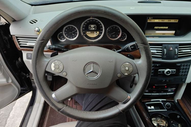 Used Mercedes-Benz E-Class 2012 E 300 L Elegant Model Steering Wheel