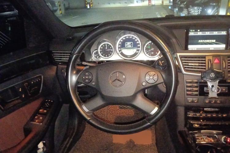 Used Mercedes-Benz E-Class 2012 E 300 L Fashion Model Steering Wheel