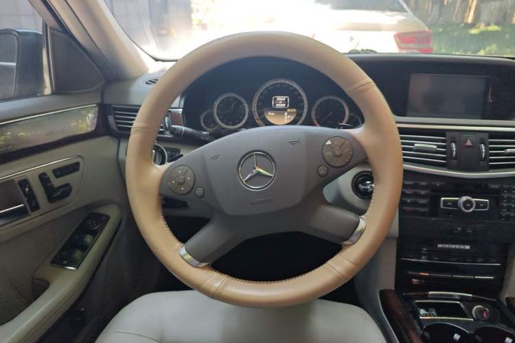 Used Mercedes-Benz E-Class 2012 E 200 L CGI Elegant Model Steering Wheel