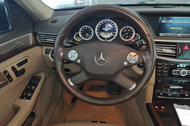 Used Mercedes-Benz E-Class 2012 E 300 L Elegant Model Steering Wheel