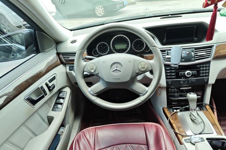 Used Mercedes-Benz E-Class 2012 E 200 L CGI Elegant Model Steering Wheel