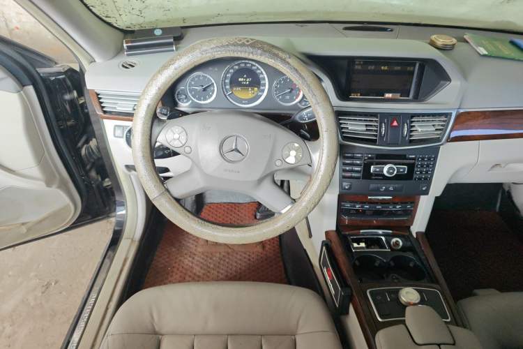 Used Mercedes-Benz E-Class 2012 E 300 L Elegant Model Steering Wheel