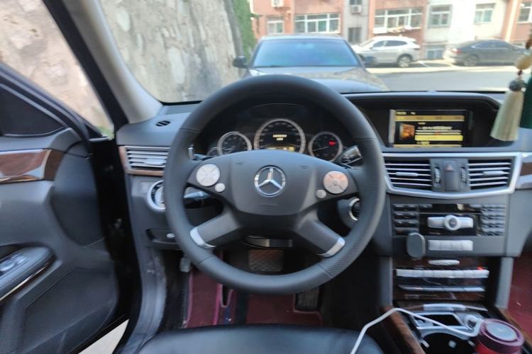 Used Mercedes-Benz E-Class 2012 E 200 L CGI Elegant Model Steering Wheel