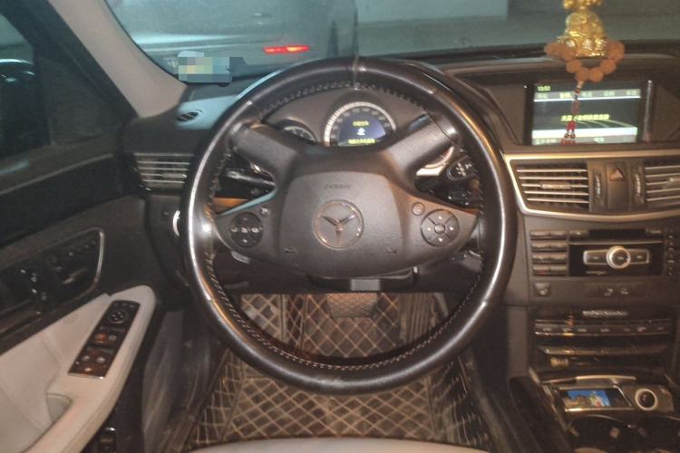 Used Mercedes-Benz E-Class 2012 E 260 L CGI Fashion Model Steering Wheel