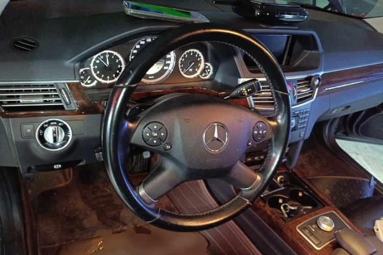 Used Mercedes-Benz E-Class 2012 E 300 L Elegant Model Steering Wheel