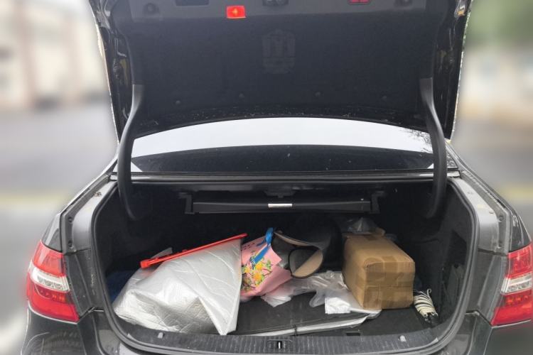 Used Mercedes-Benz E-Class 2012 E 300 L Fashion Model Trunk