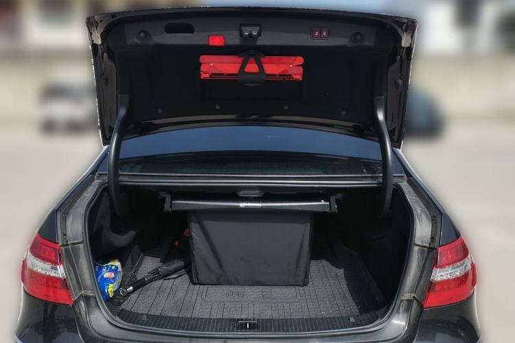 Used Mercedes-Benz E-Class 2012 E 300 L Fashion Model Trunk