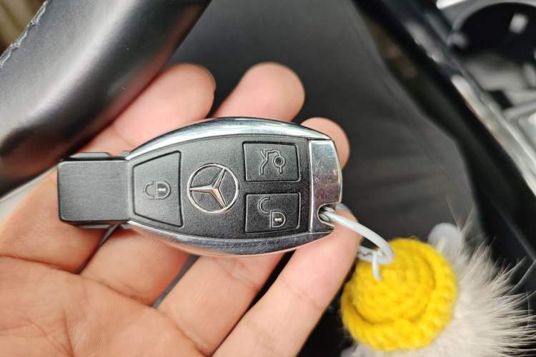 Used Mercedes-Benz E-Class  Vehicle Key