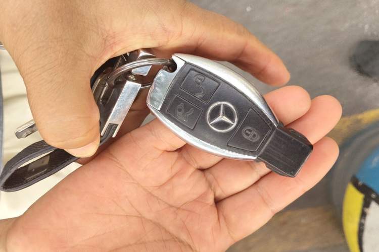 Used Mercedes-Benz E-Class 2012 E 200 L CGI Elegant Model Vehicle Key