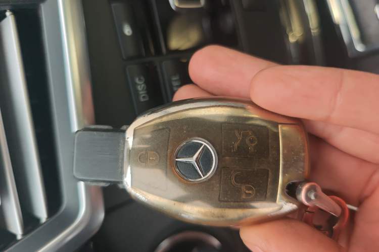 Used Mercedes-Benz E-Class 2012 E 260 L CGI Fashion Model Vehicle Key