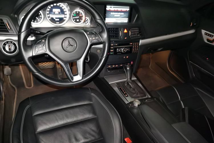 Used Mercedes-Benz E-Class 2012 E 260 CGI Coupe Center Console