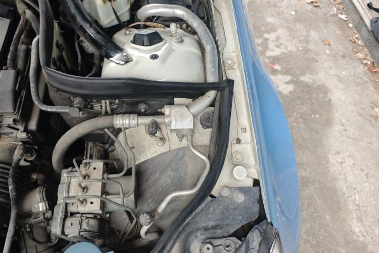 Used Mercedes-Benz E-Class 2012 E 260 CGI Convertible Engine Bay Left