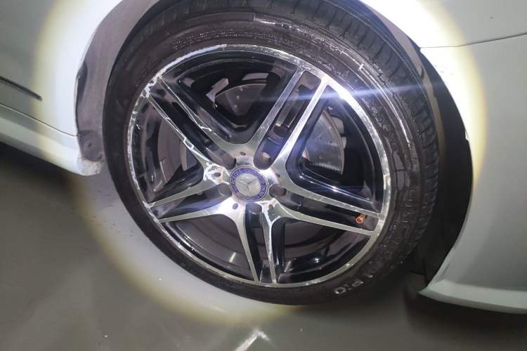 Used Mercedes-Benz E-Class 2012 E 260 CGI Coupe Right Front Wheel Hub