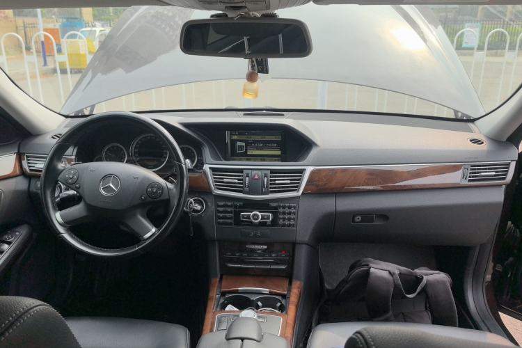 Used Mercedes-Benz E-Class 2012 E 200 L CGI Elegant Model Center Console