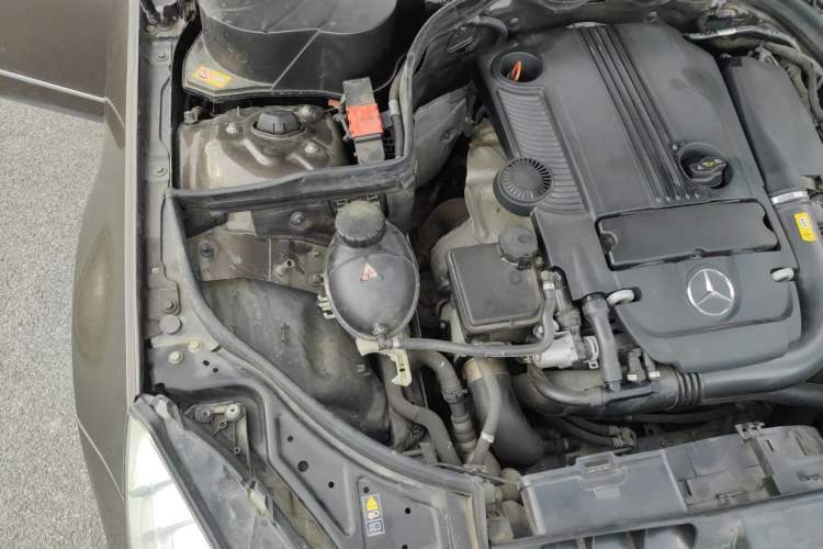 Used Mercedes-Benz E-Class 2012 E 200 CGI Coupe Engine Bay Right