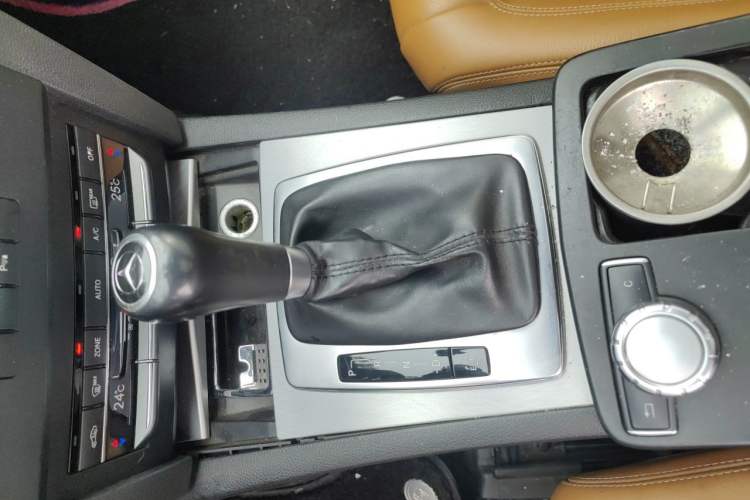 Used Mercedes-Benz E-Class 2012 E 200 CGI Coupe Gear Lever