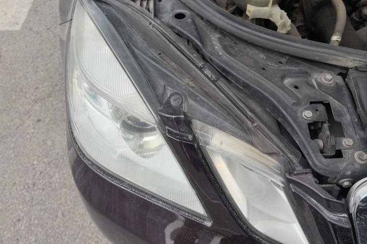 Used Mercedes-Benz E-Class 2012 E 200 L CGI Elegant Model Right Front Headlight