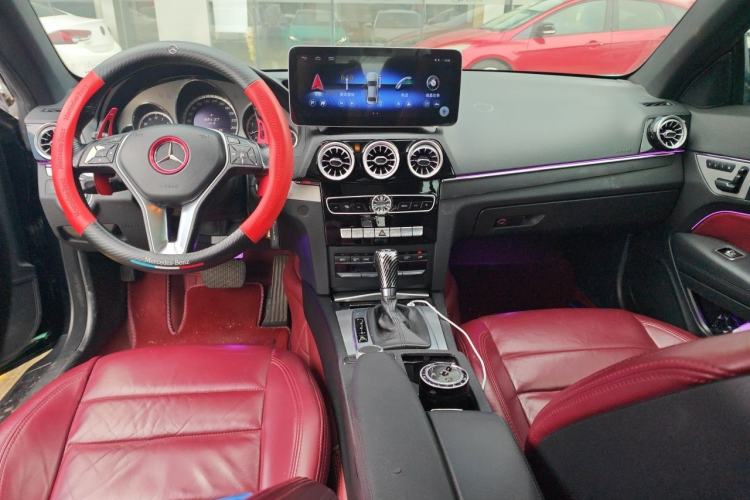 Used Mercedes-Benz E-Class 2012 E 260 CGI Coupe Center Console