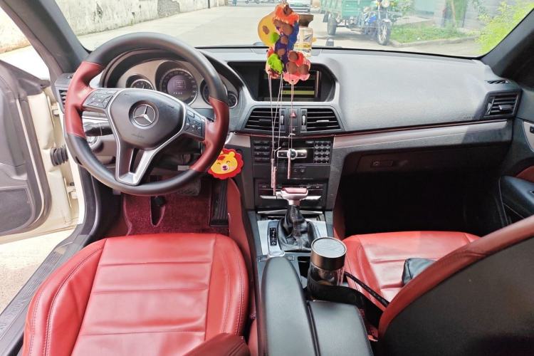 Used Mercedes-Benz E-Class 2012 E 260 CGI Coupe Center Console