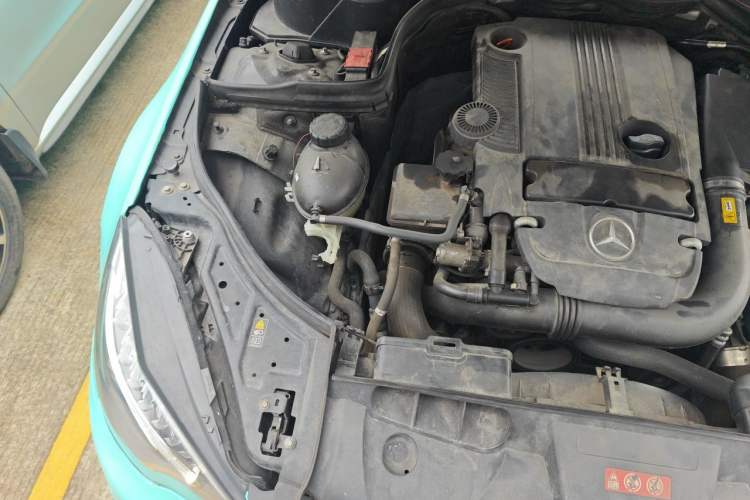 Used Mercedes-Benz E-Class 2012 E 260 CGI Coupe Engine Bay Right