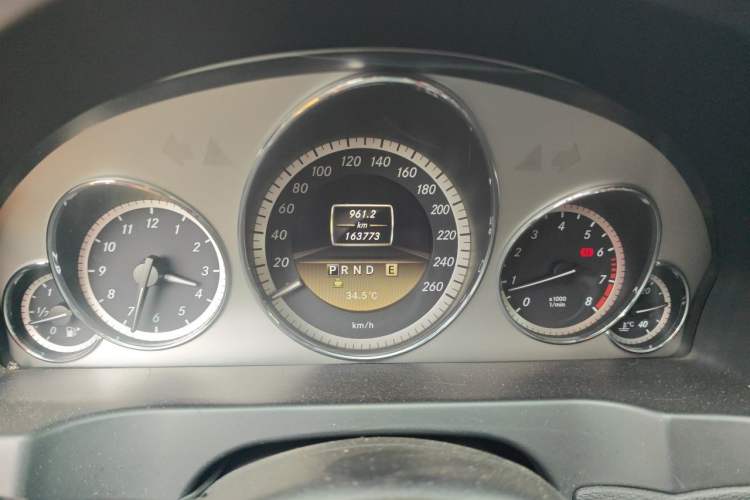 Used Mercedes-Benz E-Class 2012 E 260 CGI Coupe Odometer Close Up
