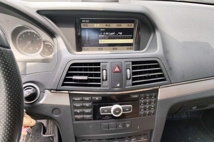 Used Mercedes-Benz E-Class 2012 E 260 CGI Coupe Audio And AC Panel