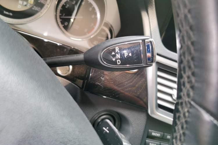 Used Mercedes-Benz E-Class 2012 E 260 L CGI Fashion Model Gear Lever