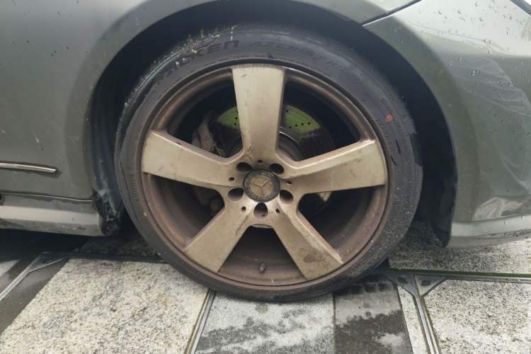 Used Mercedes-Benz E-Class 2012 E 200 CGI Coupe Right Front Wheel Hub