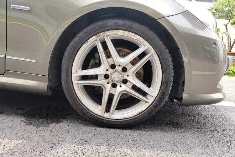 Used Mercedes-Benz E-Class 2012 E 260 CGI Coupe Right Front Wheel Hub